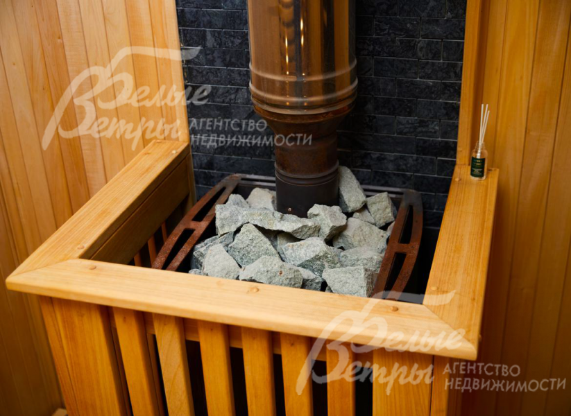 Печь в парной металлическая дровяная, наполнения - камни с гималайской соли