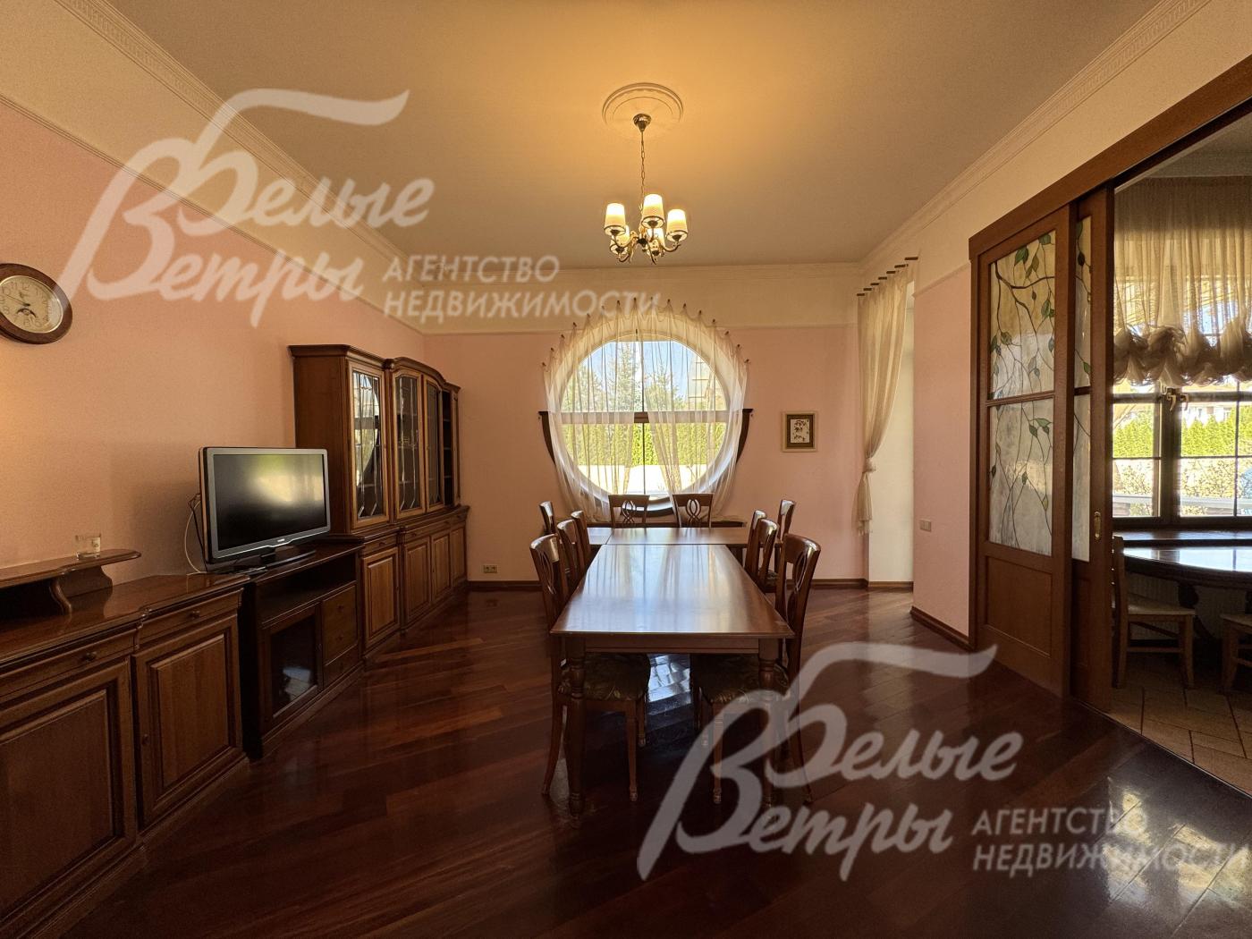 В доме выполнен авторский проект дизайна интерьера