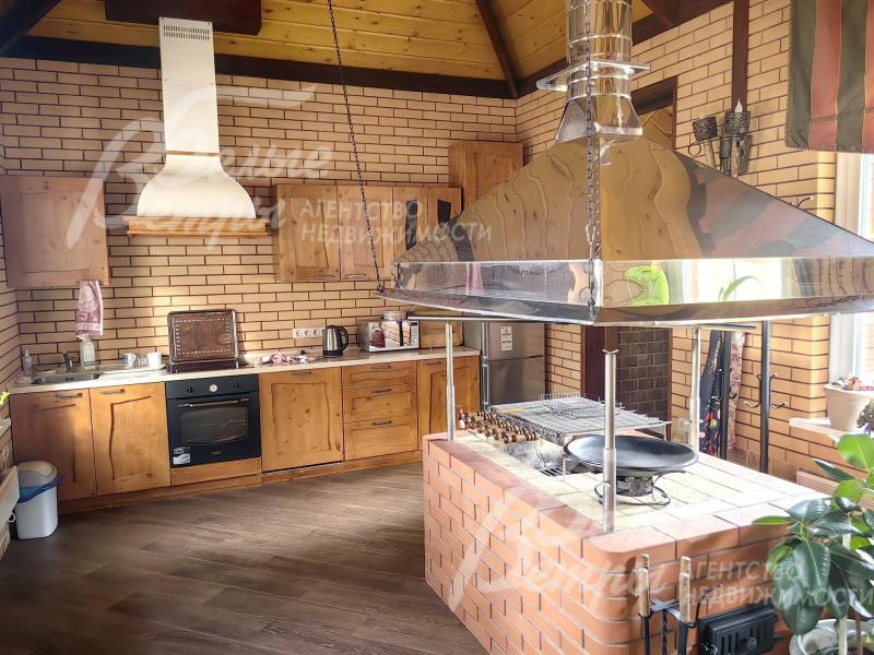 Мангальная зона при банкетном зале.