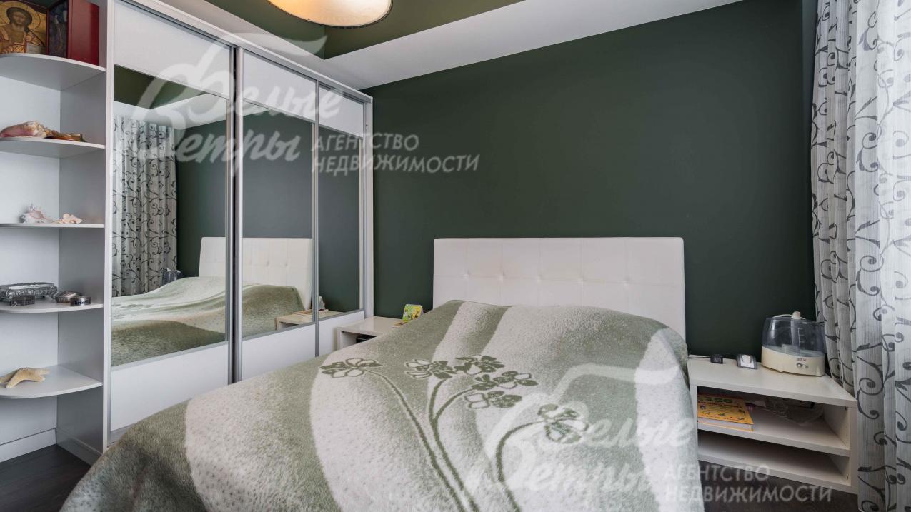 Спальня с двуспальной кроватью 