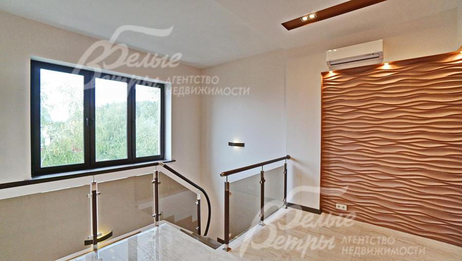 3D панель в холле второго этажа