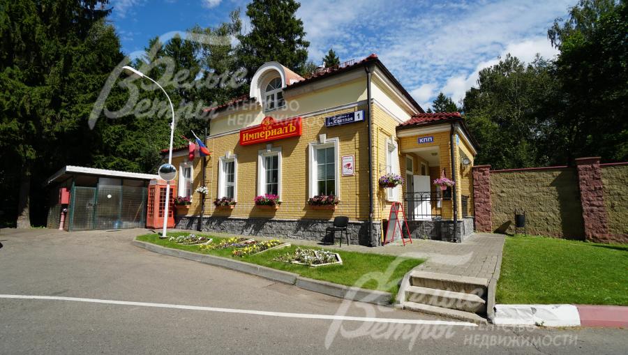 КПП и строгая охрана с патрулированием в поселке Империал