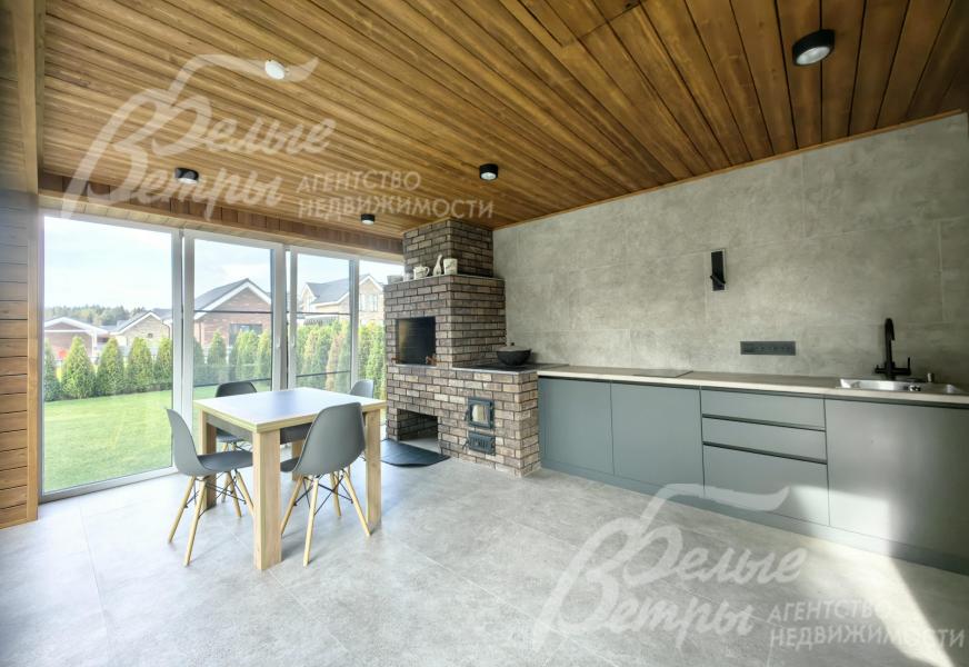 Просторная беседка с мангальной зоной