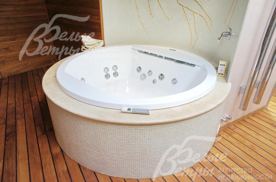 Ванна-джакузи в СПА-зоне