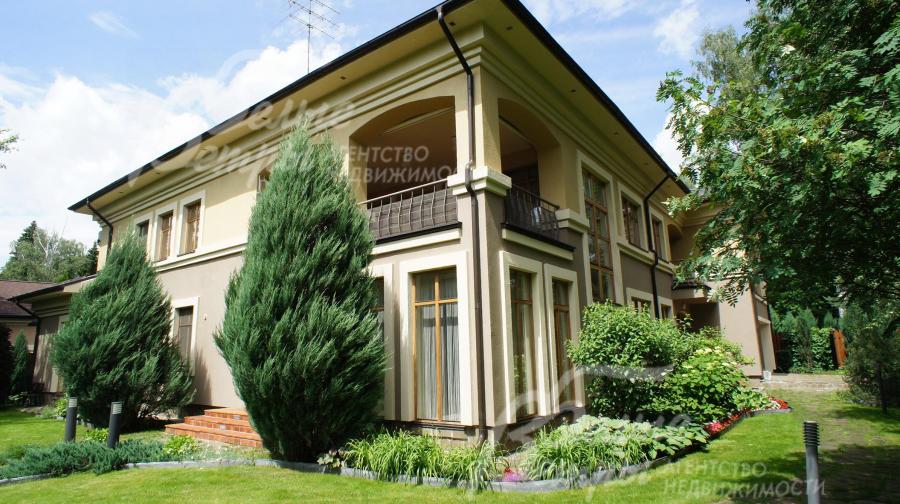 Дома в коттеджном поселке Чароит