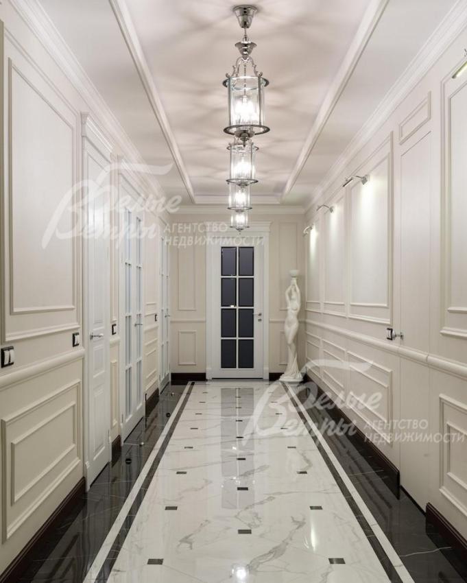 Холл 1-го этажа