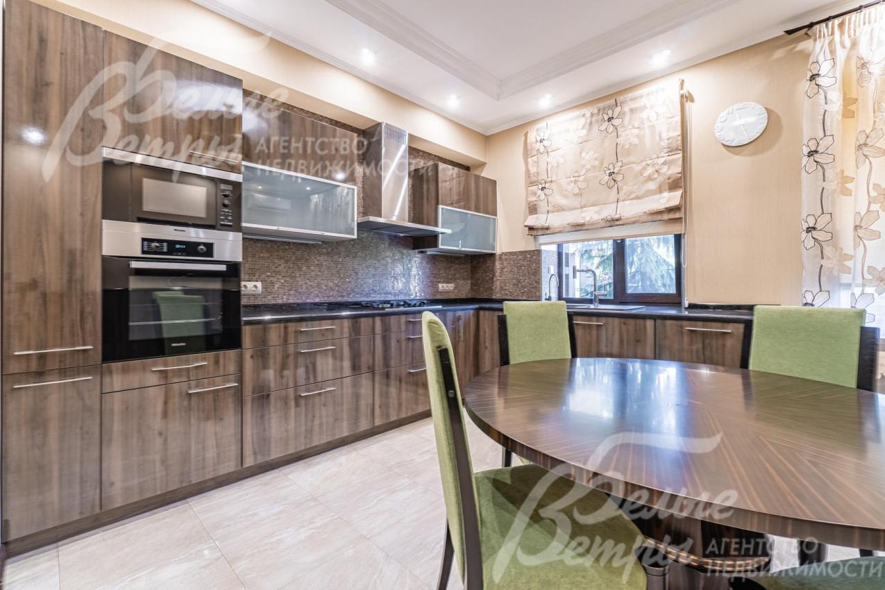 Кухня LEICHT (Немецкая) со всей встроенной техникой Miele