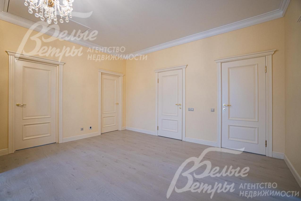 Премиальные двери из массива дуба, производитель - "Александровские двери", фурнитура AGB