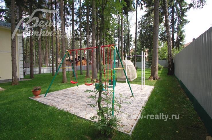 Детская площадка на участке