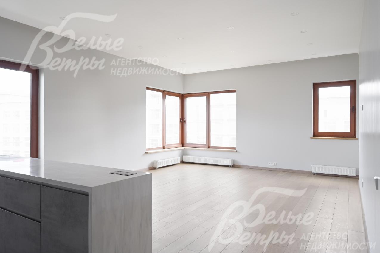 кухня-гостиная 44 кв.м с панорамными окнами