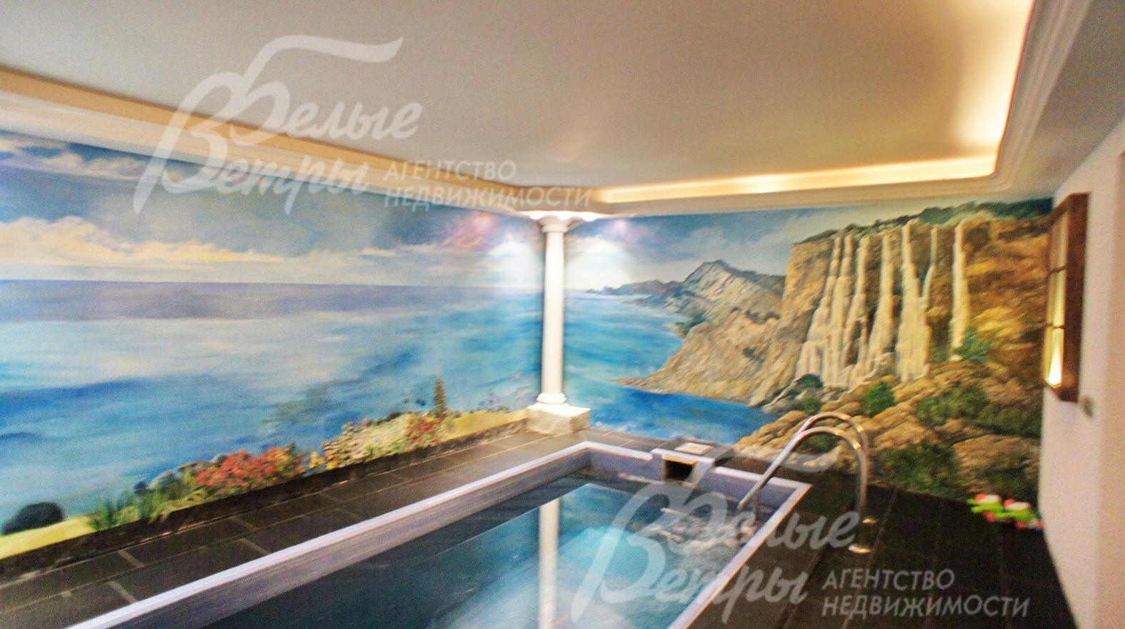 Бассейн в цокольном этаже