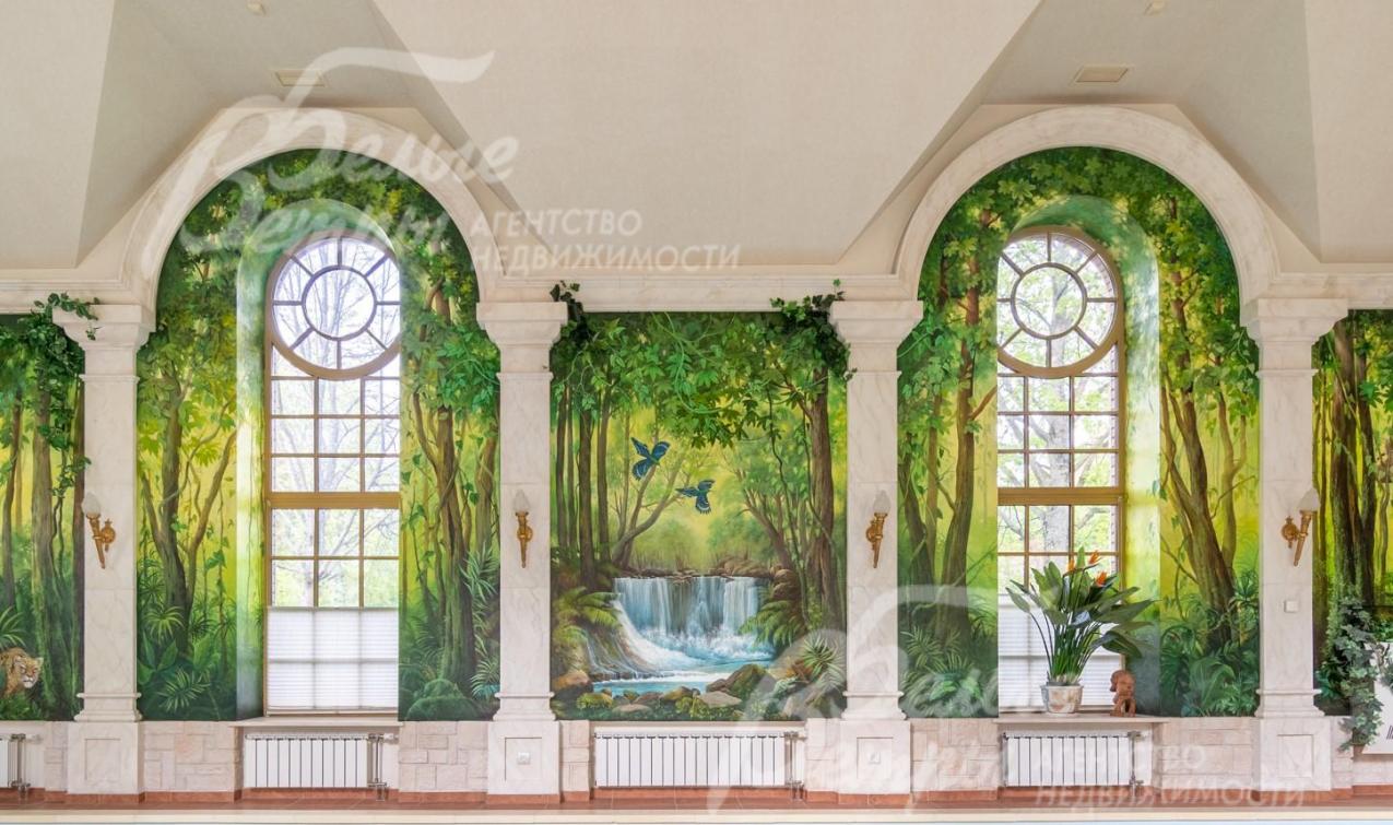 Стены бассейна расписаны вручную на холсте и защищены гидрофобным покрытием