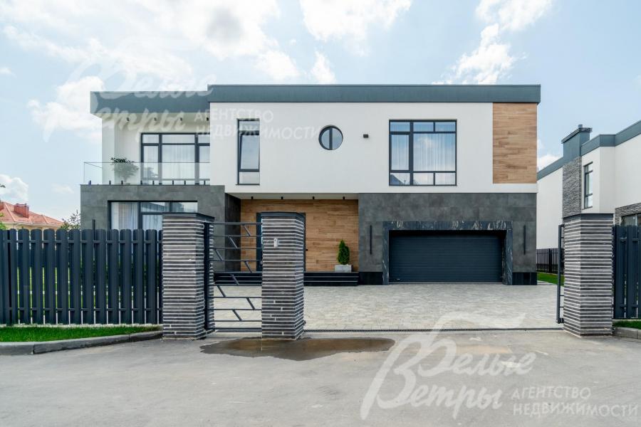 Кирпичный меблированный дом в стиле хай-тек с привлекательным внешним видом