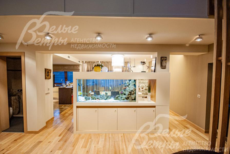 Холл 1-го этажа