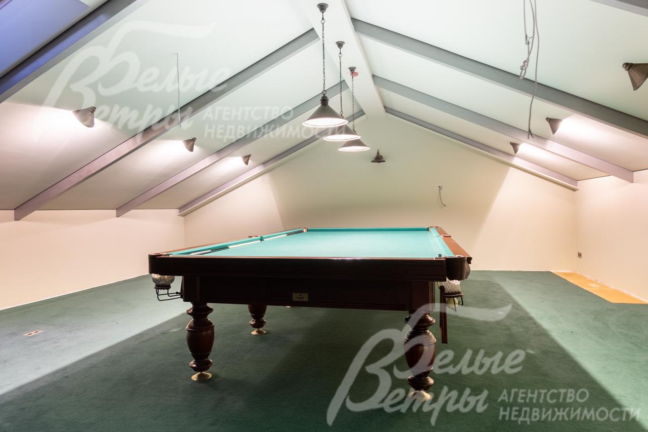 Бильярд на мансардном этаже
