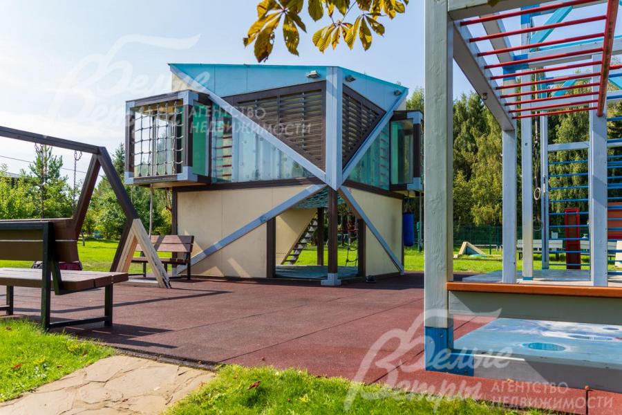 Игровой лабиринт на детской площадке