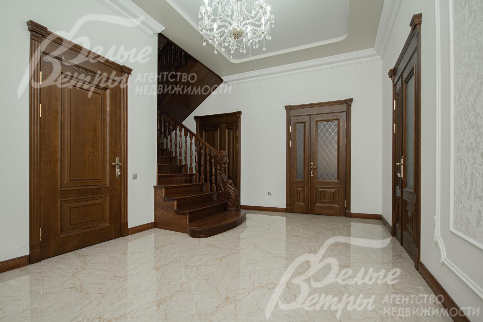 Холл 1-го этажа