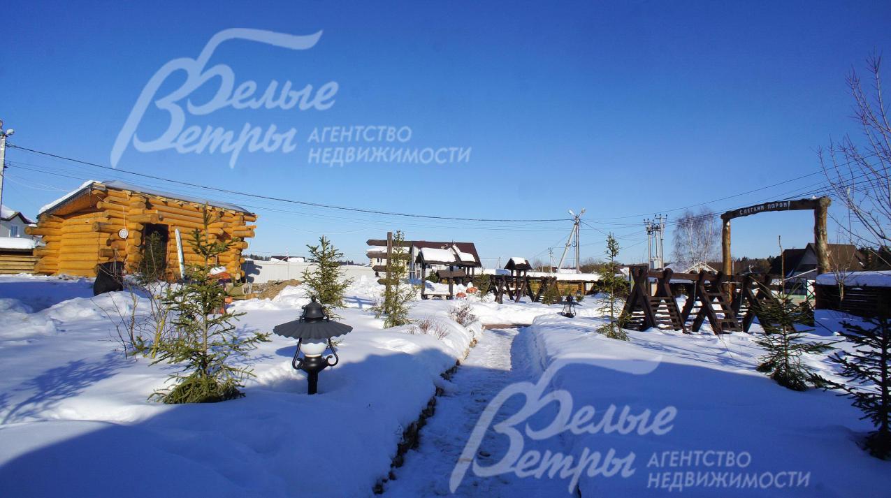 Зона отдыха с банным комплексом, бассейном и беседками-барбекю на территории поселка Солнечный город