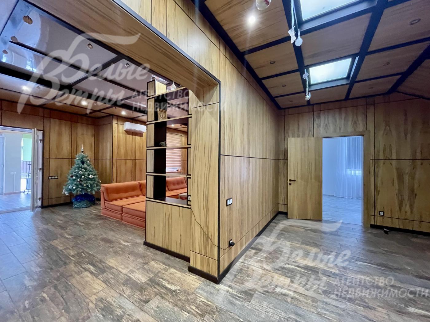 Холл 1-го этажа