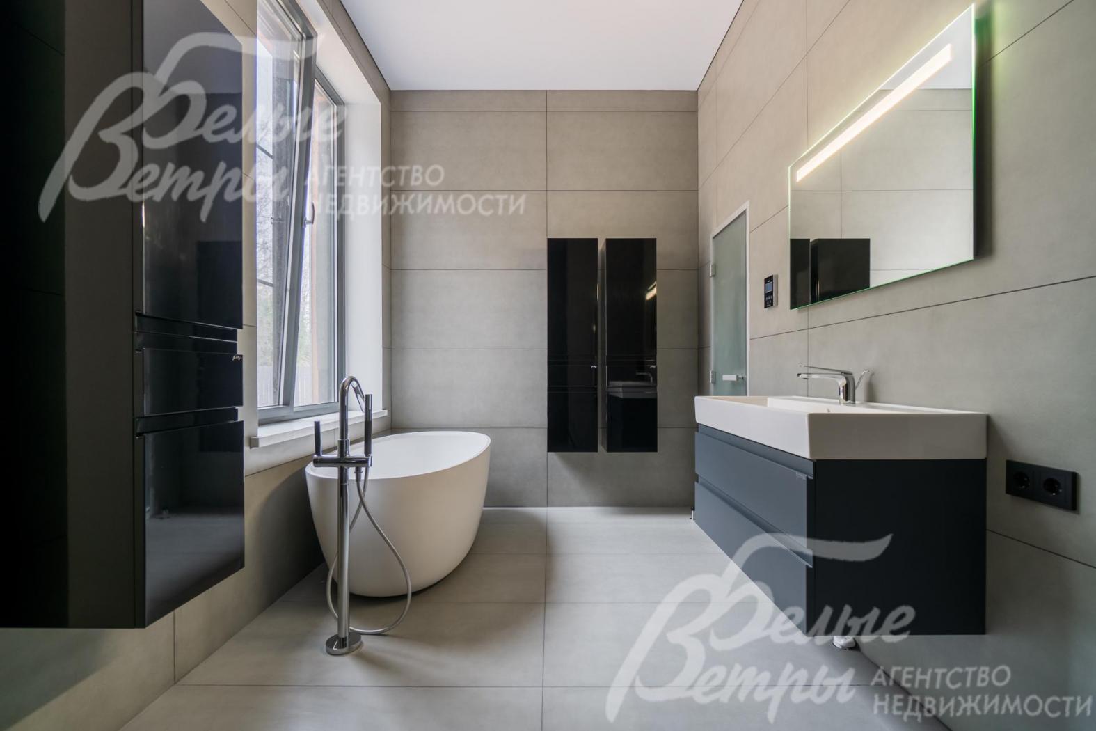 Санузел мастер-спальни с ванной