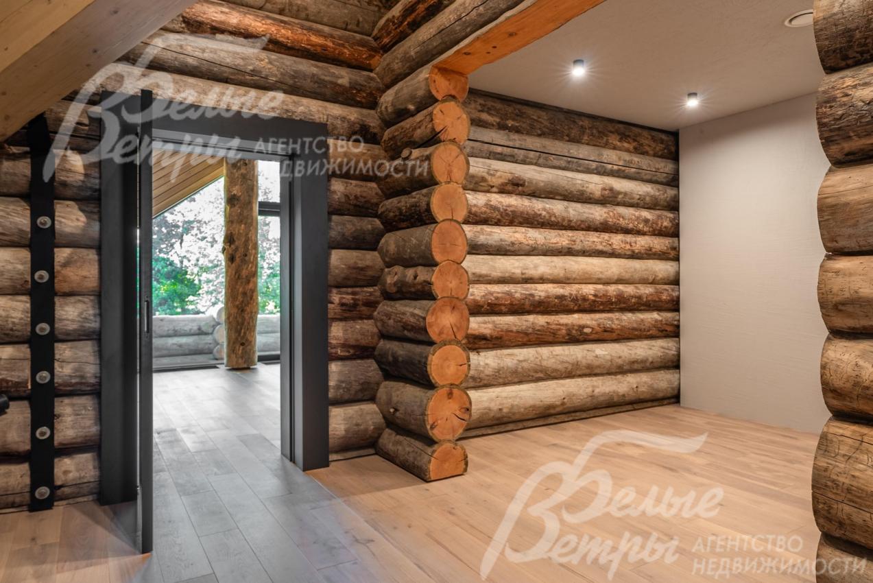 Гардеробная при спальне 21 кв.м