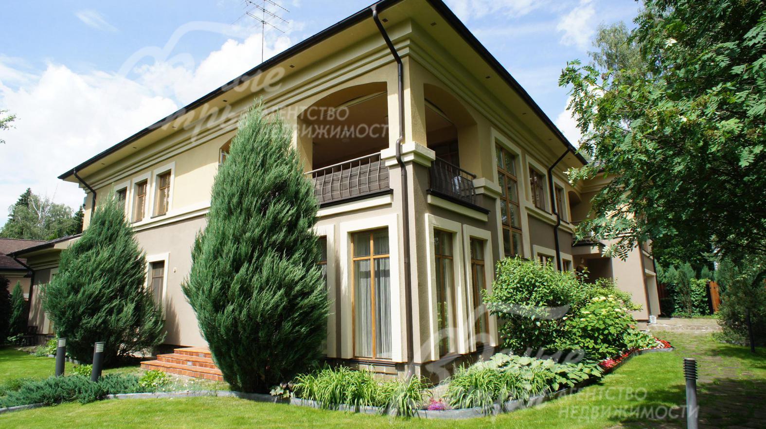 Дома в коттеджном поселке Чароит