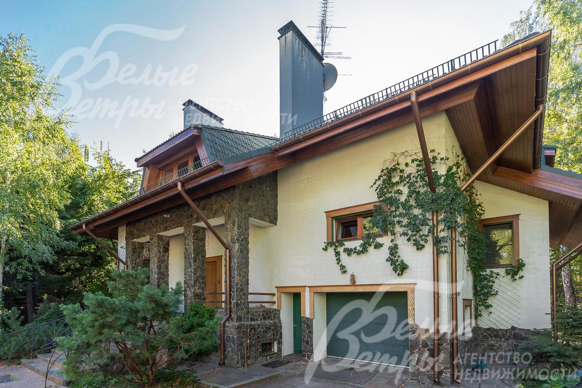 Дом с гаражом на 2 авто