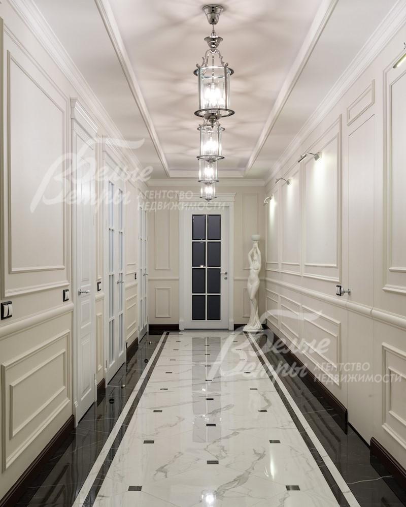 Холл 1-го этажа