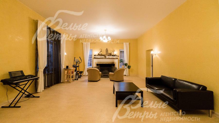 Гостиная с камином