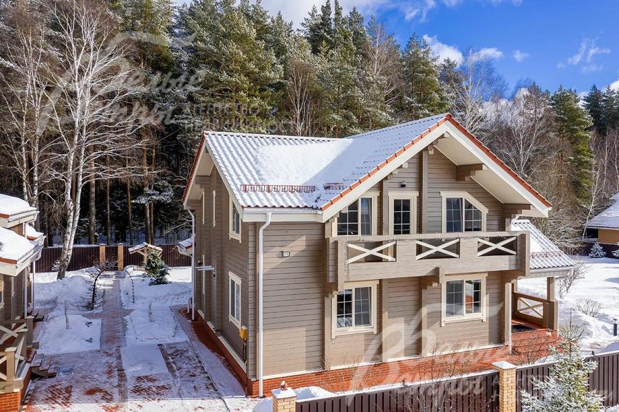 Большой участок с лесом и ландшафтом