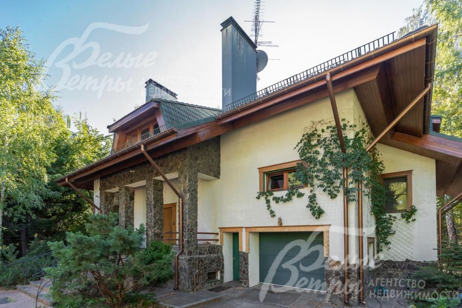 Дом с гаражом на 2 авто