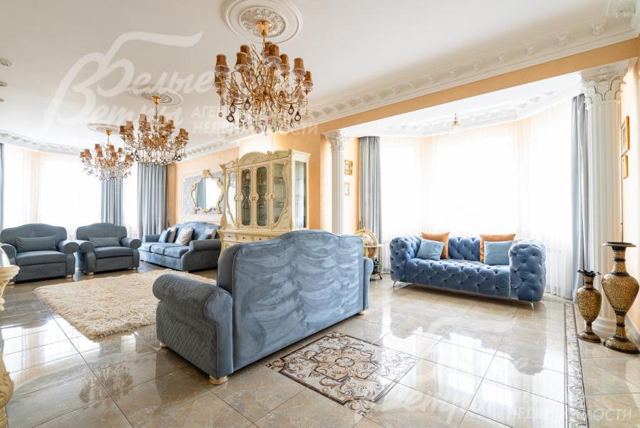 В доме полы с подогревом, выложенные плиткой испанской марки Constanza