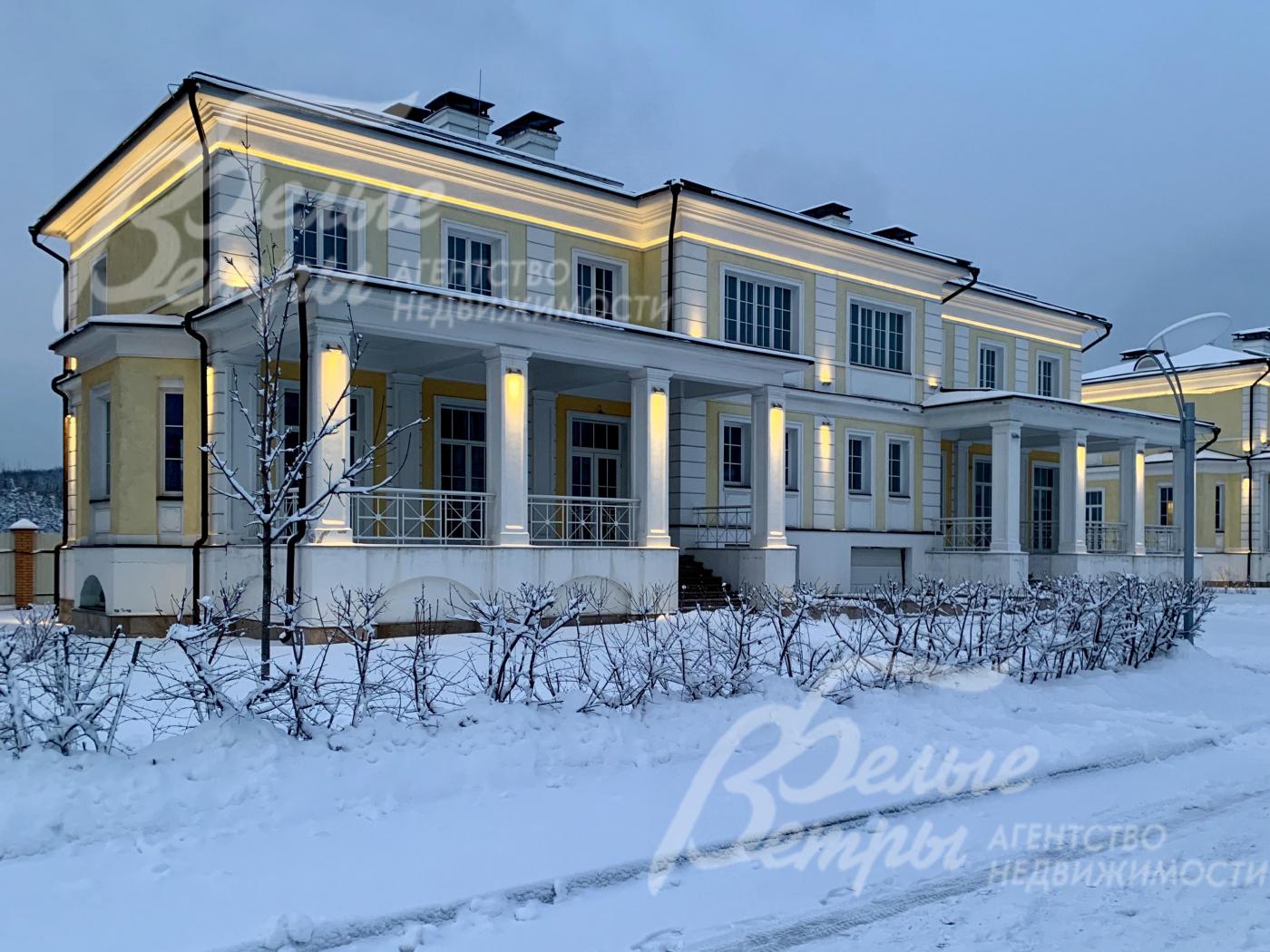 Подсветка зданий в поселке Новое Румянцево