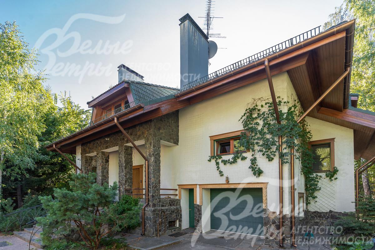 Дом с гаражом на 2 авто