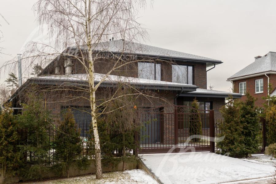 Участок расположен в 80 м до леса, 350 м до прогулочной набережной у реки Десна