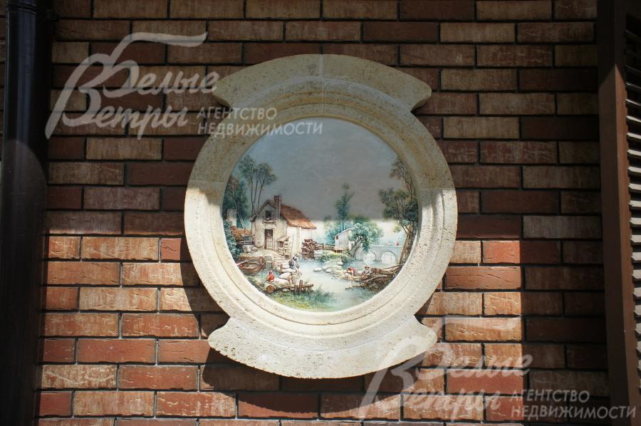 Фасадное панно (медальоны), ручного изготавления с барельефами из глины 