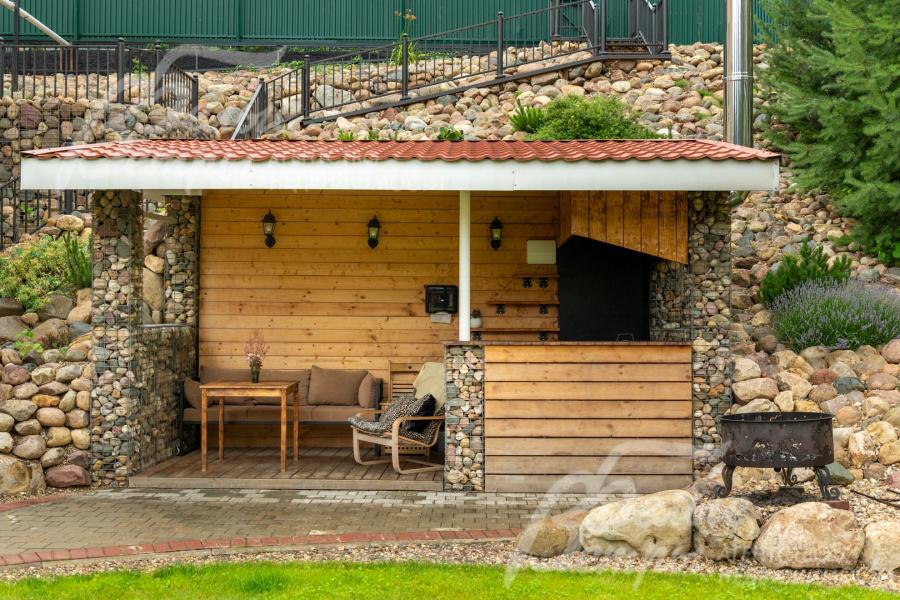 Площадь беседки для барбекю - около 15 кв.м