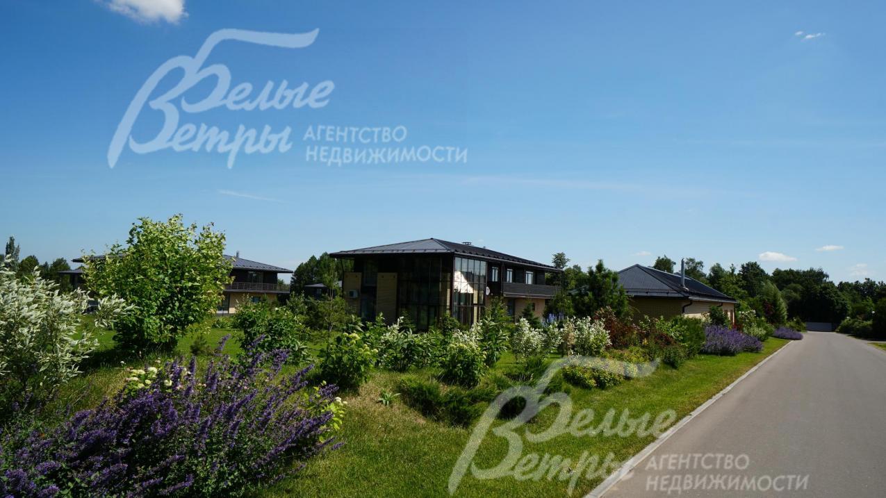 Широкие асфальтированные дороги в Эко-Варварино