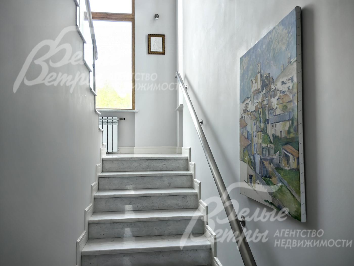 Лестница из мрамора