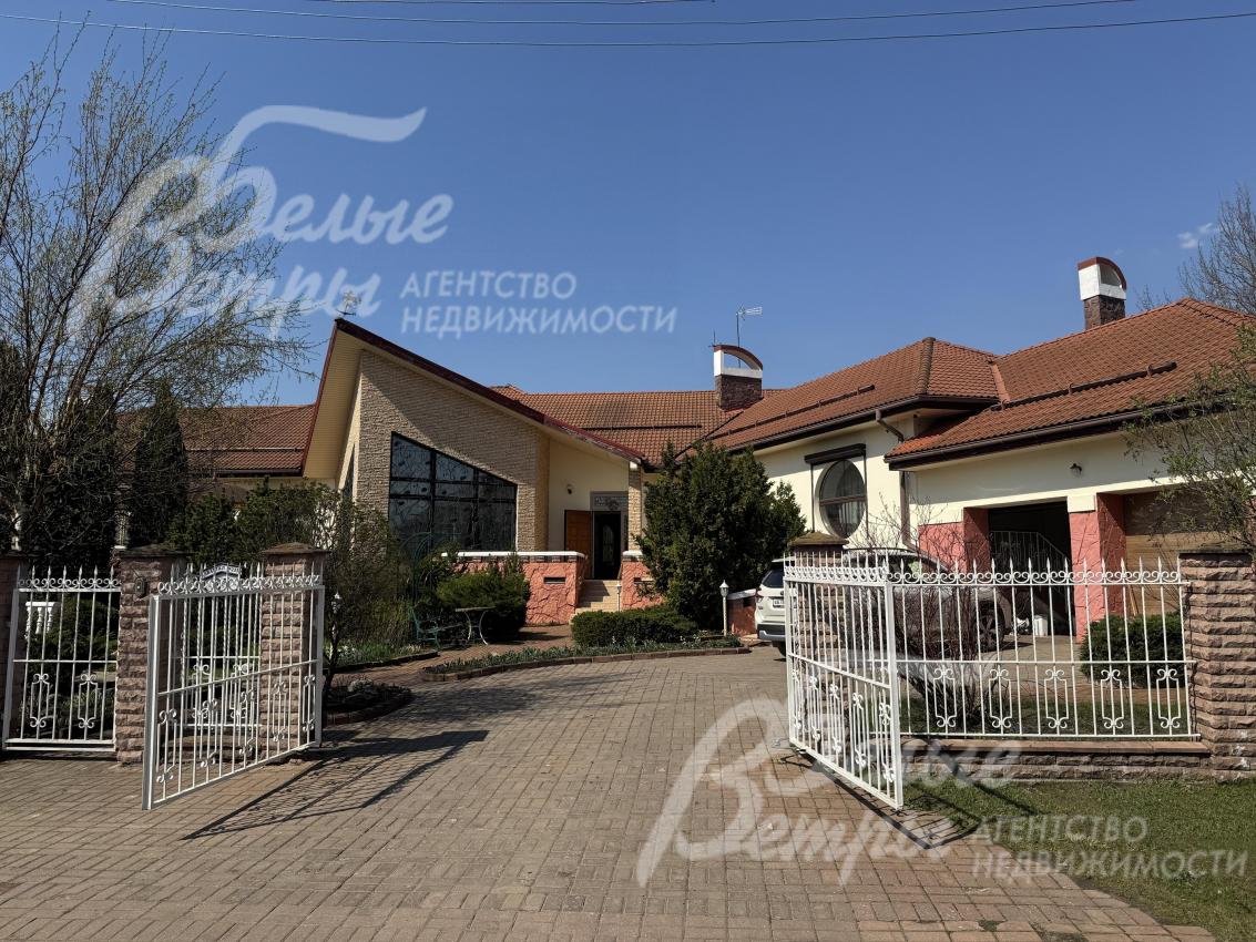 Въезд – через автоматические ворота