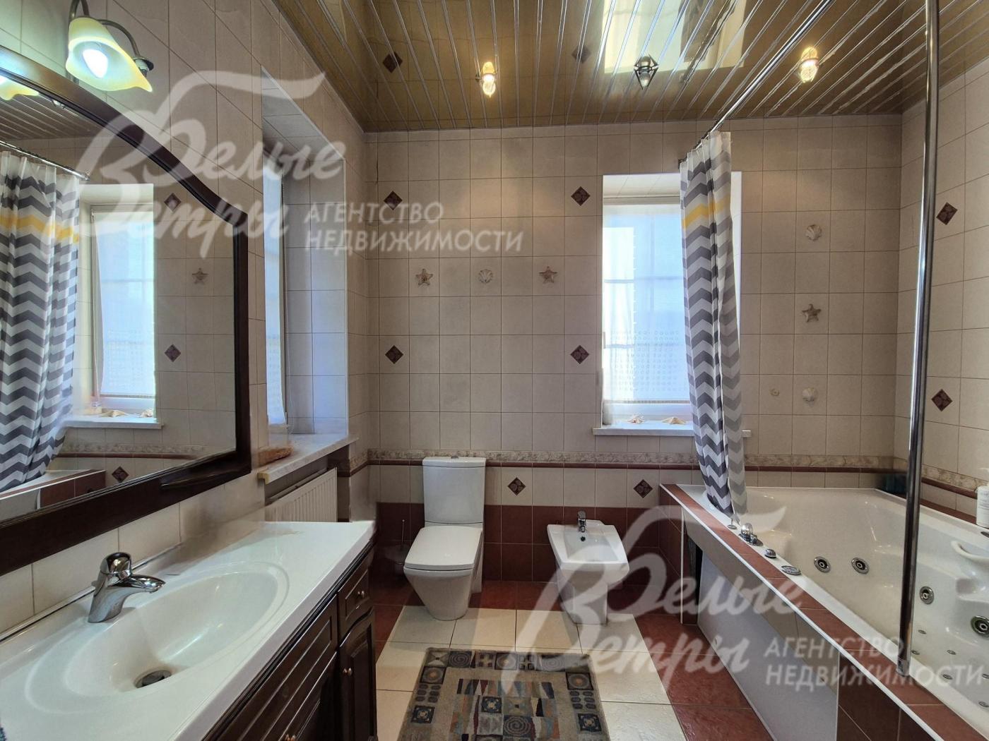 Санузел при гостевой спальне