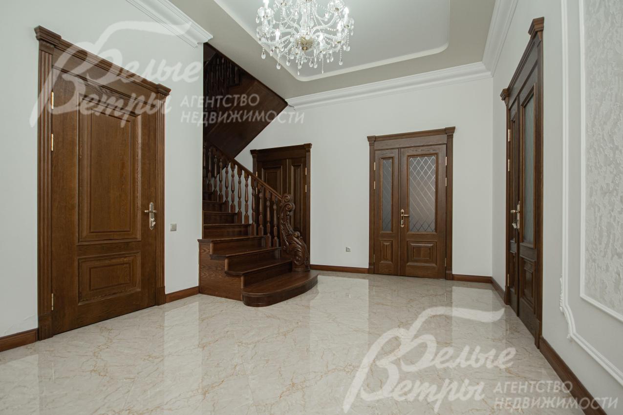 Холл 1-го этажа