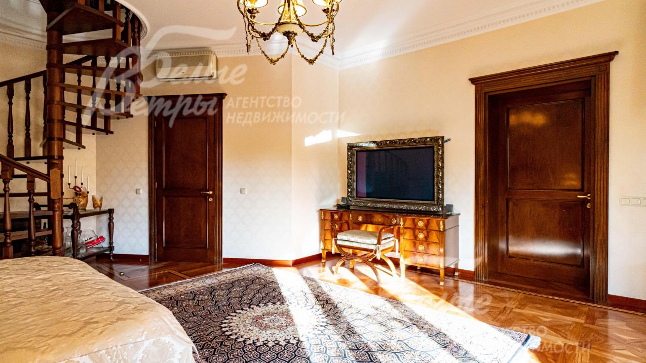 Главная спальня со своей ванной