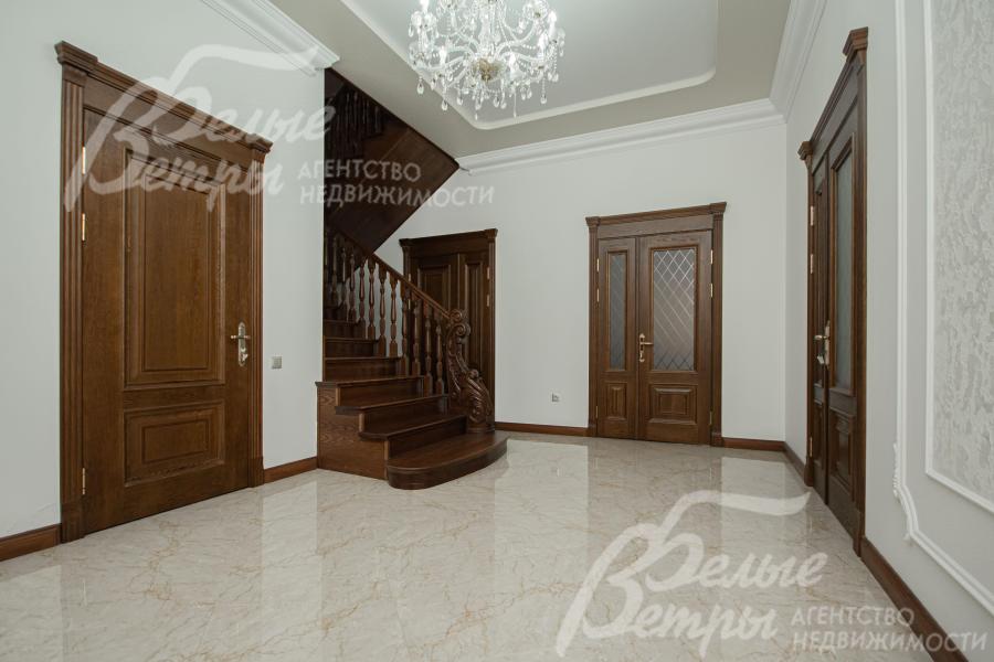 Холл 1-го этажа