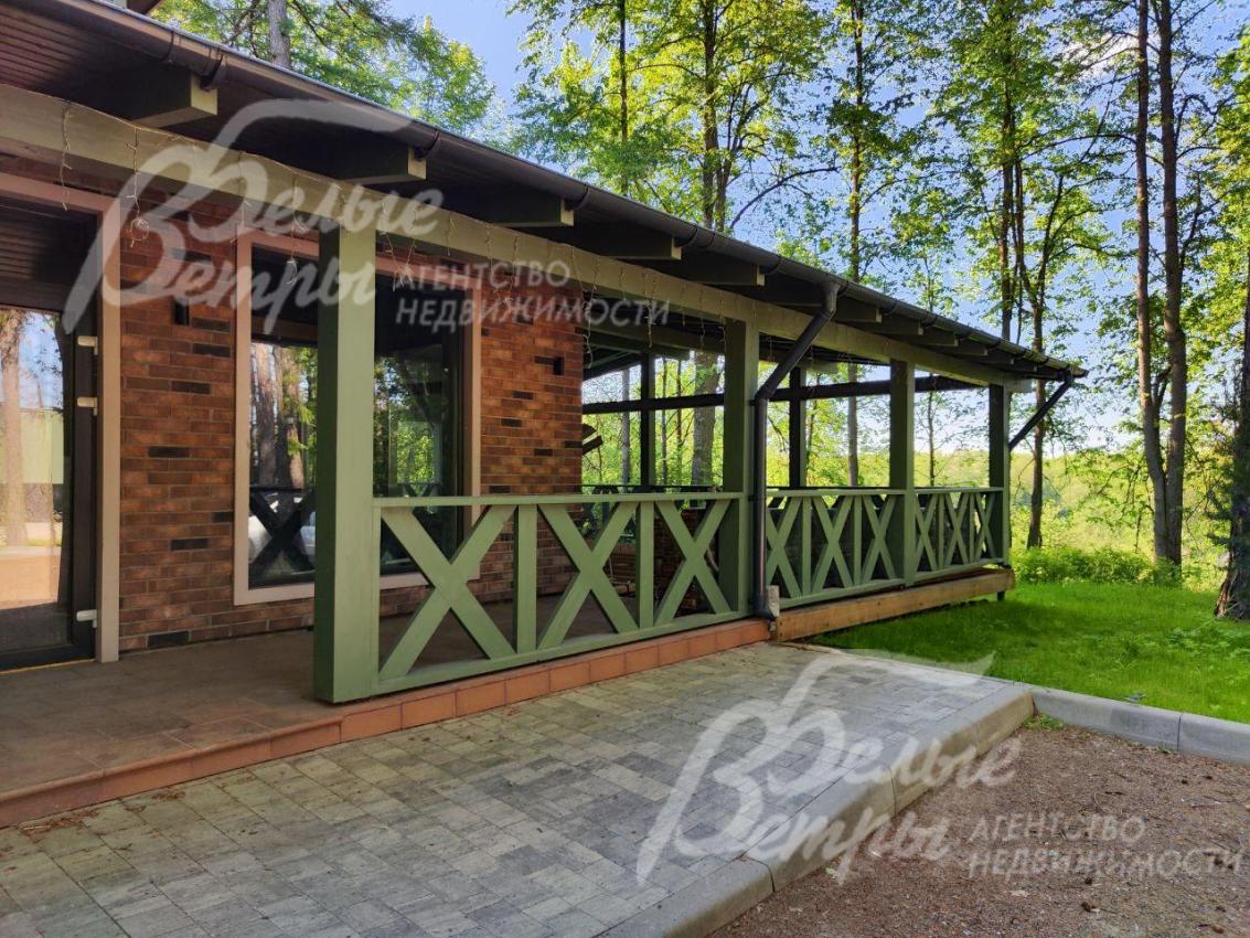 кафе-пекарня с крытой террасой в поселке Бородино Вилладж