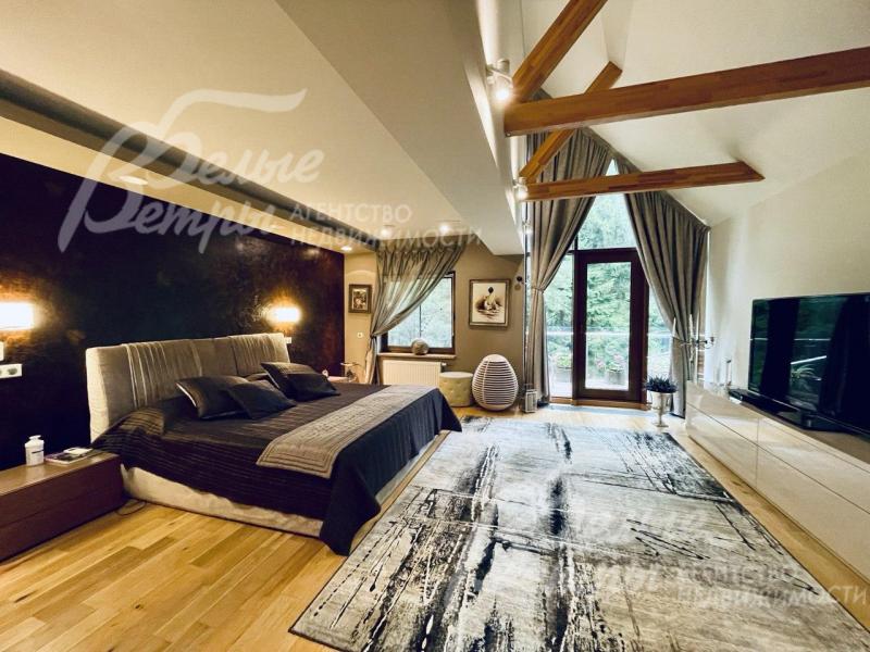 Спальня 32 кв.м с ванной комнатой и гардеробной 