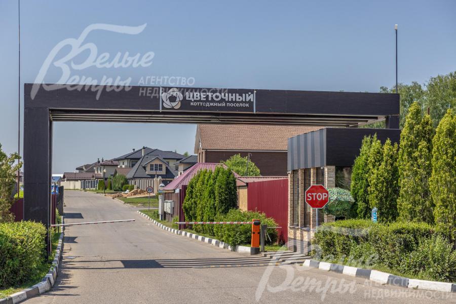 Въезд в посёлок - через ККП: на въезде - автоматическая система распознавания номеров