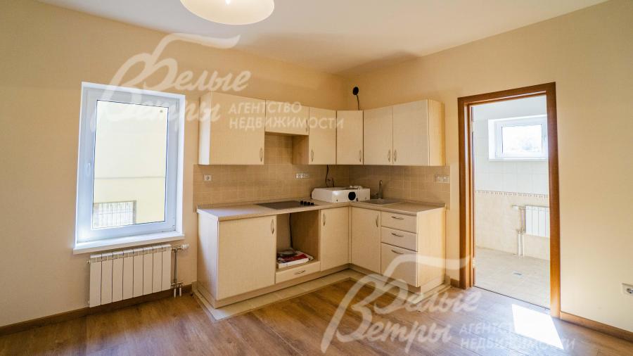 Кухня в квартире над гаражом