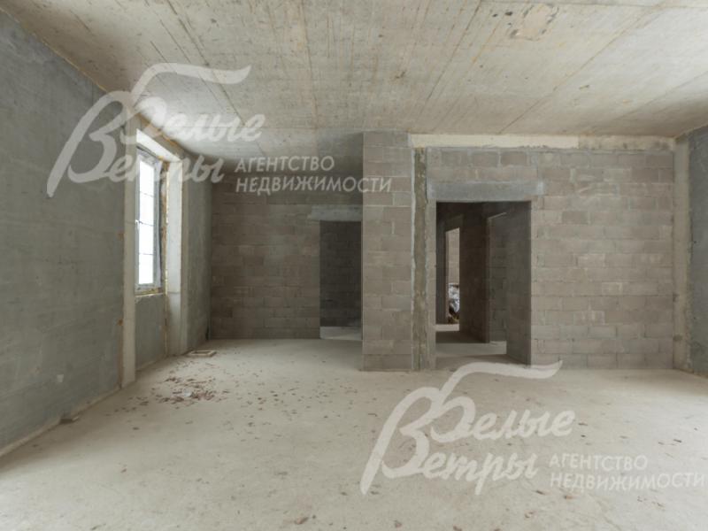 Коммуникации заведены в дом, газ подключен