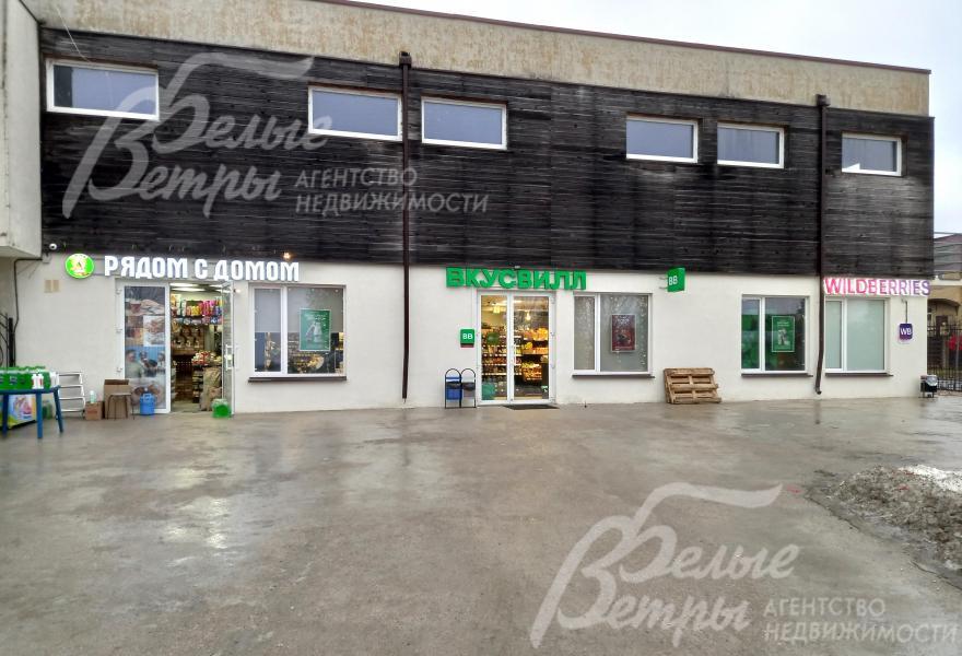 Магазины на территории поселка